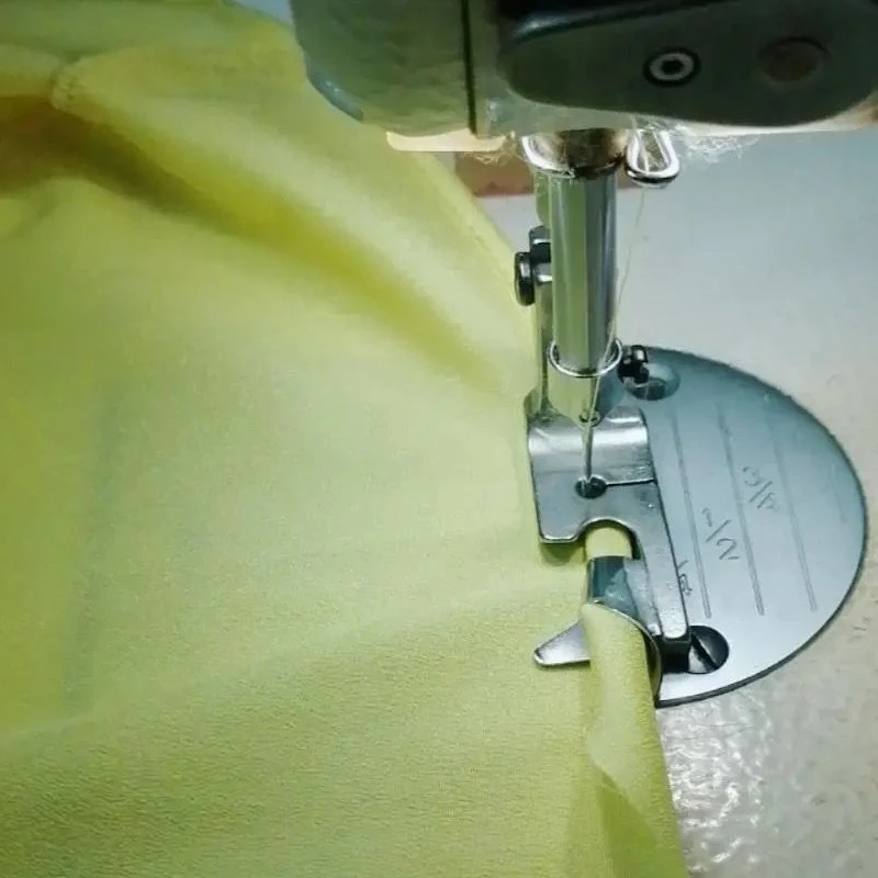 1 шт. Промышленная швейная машина, изогнутая Подшивающая лапка, Шелковая шифоновая юбка, Прижимная лапка для обжима подола, Прижимная лапка3